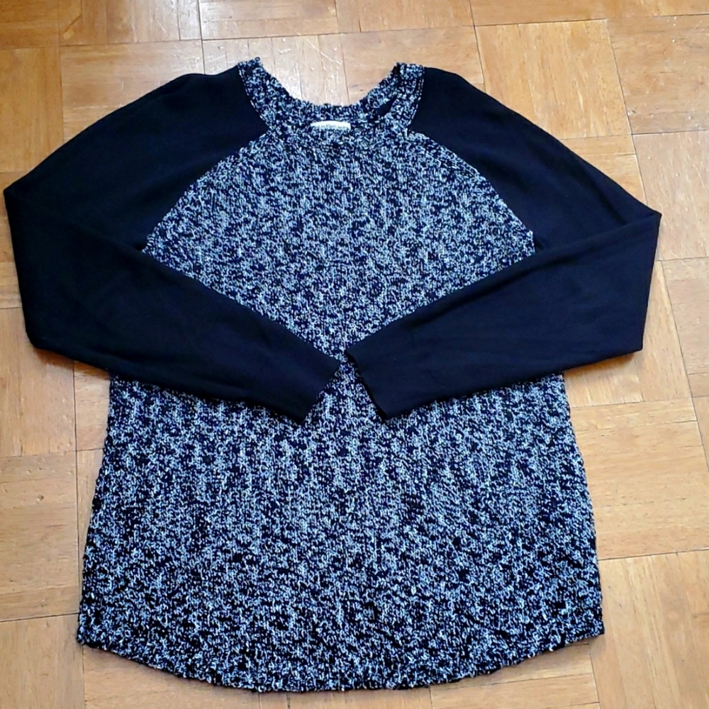 Calvin Klein sweater - Picture 4 of 7
